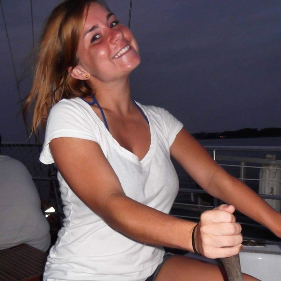 Meet Your Posher! - Picture 4 of 4